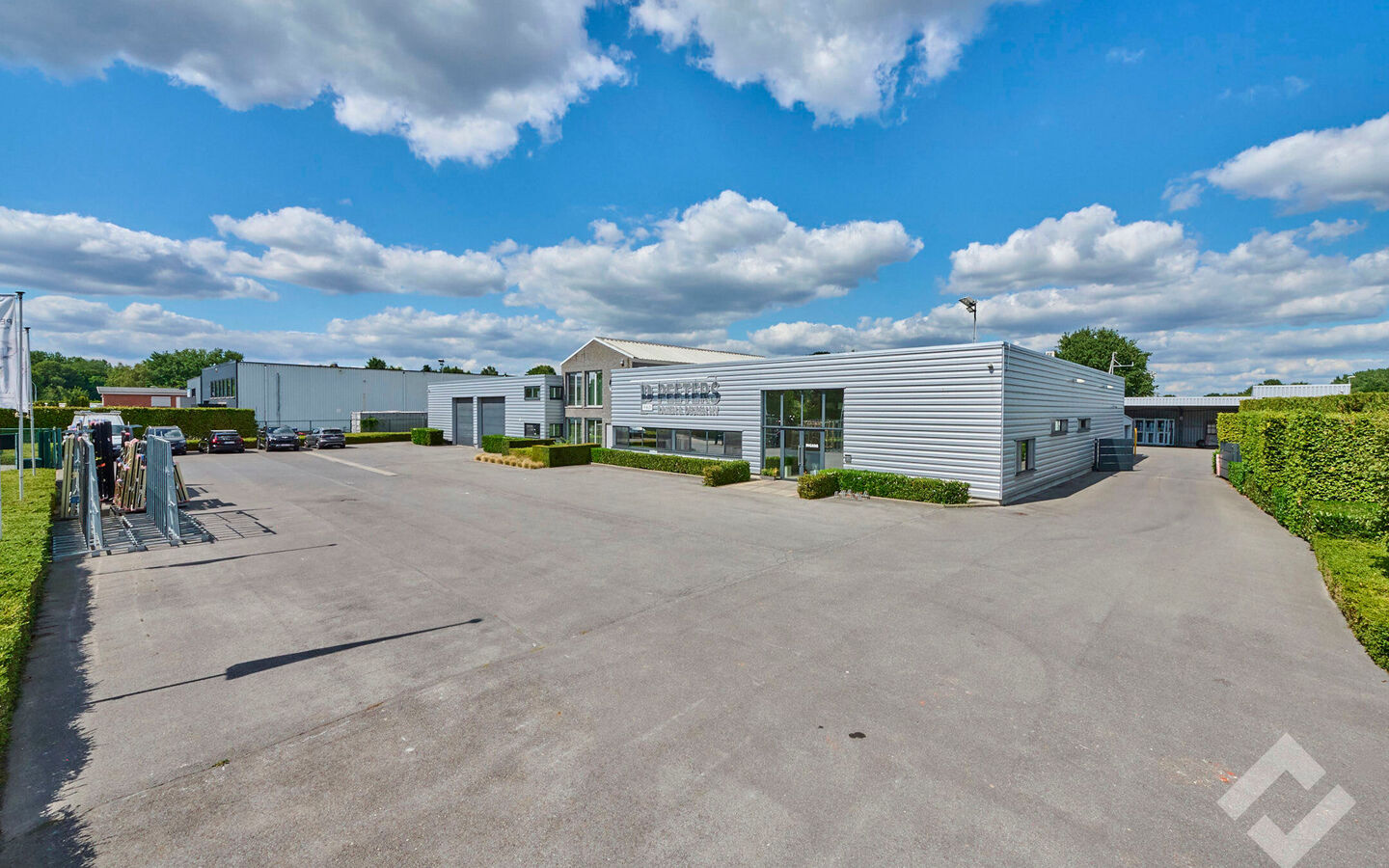 Gebouw voor gemengd gebruik te koop in Dessel