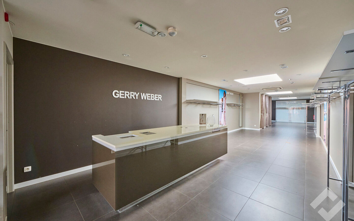 Gebouw voor gemengd gebruik te koop in Lommel