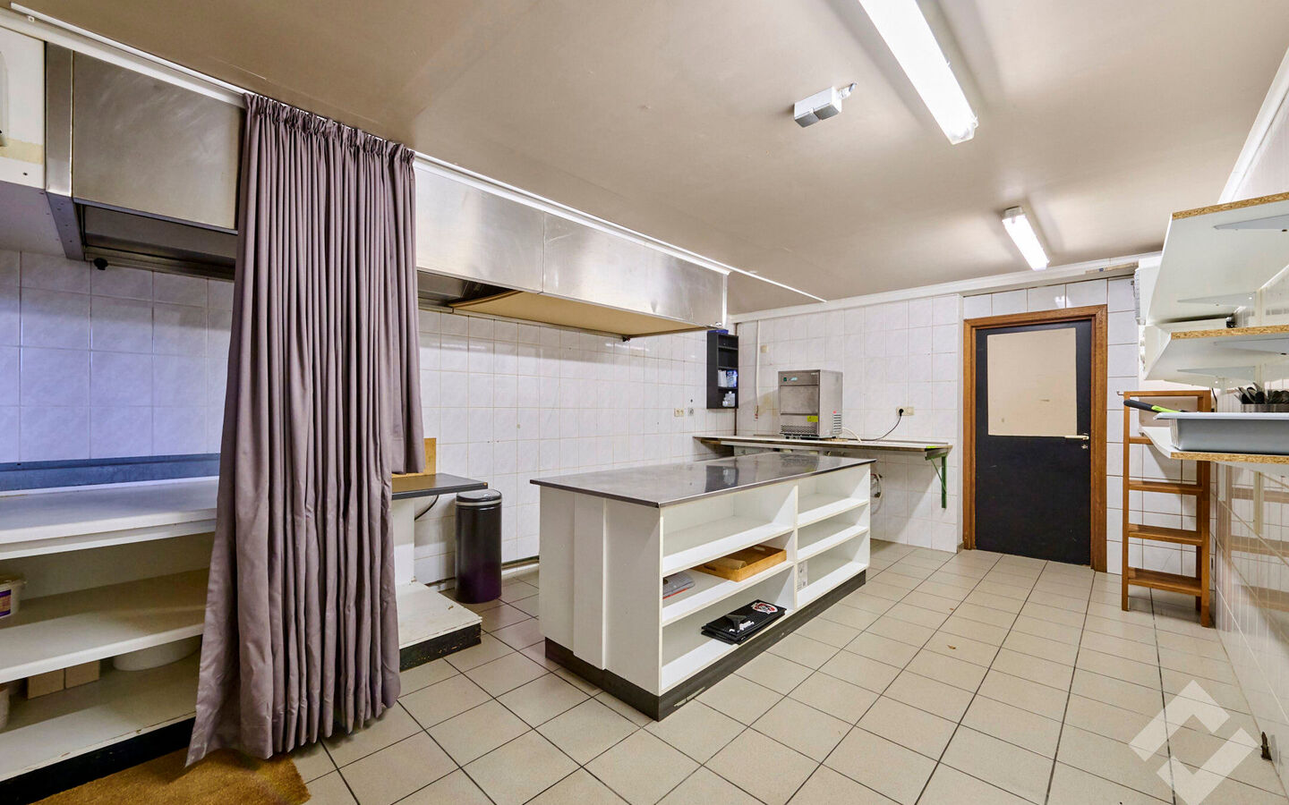 Gebouw voor gemengd gebruik te koop in Lommel