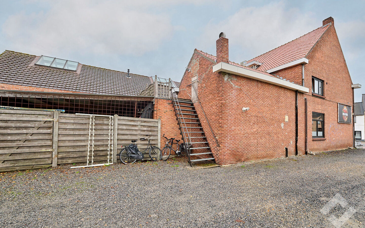 Gebouw voor gemengd gebruik te koop in Lommel