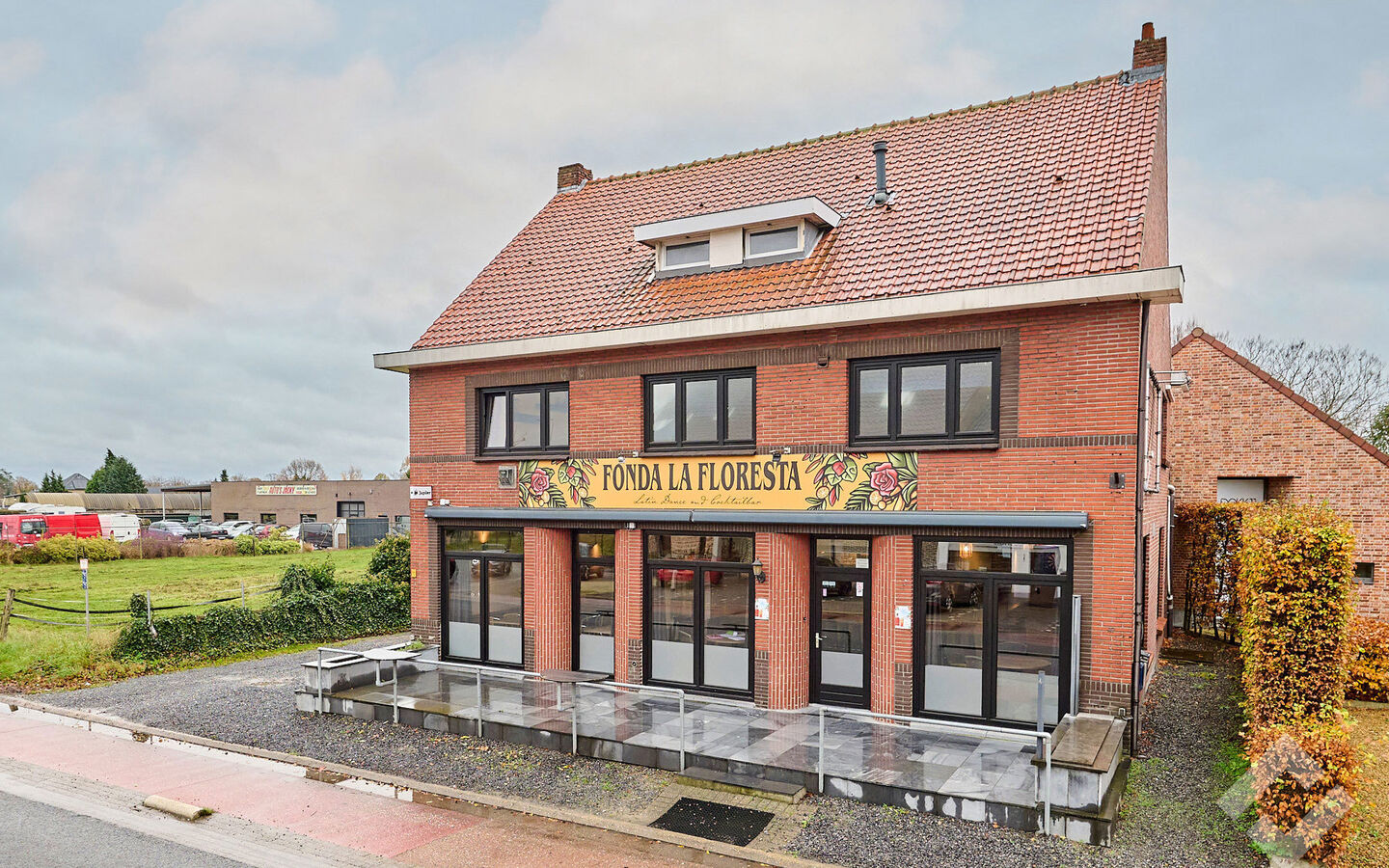 Gebouw voor gemengd gebruik te koop in Lommel