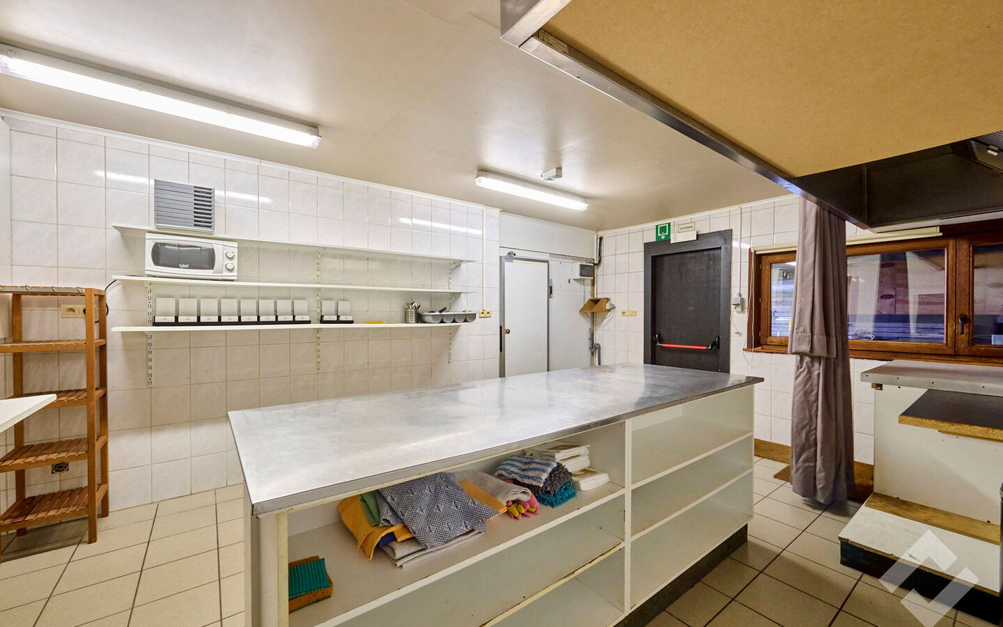 Gebouw voor gemengd gebruik te koop in Lommel