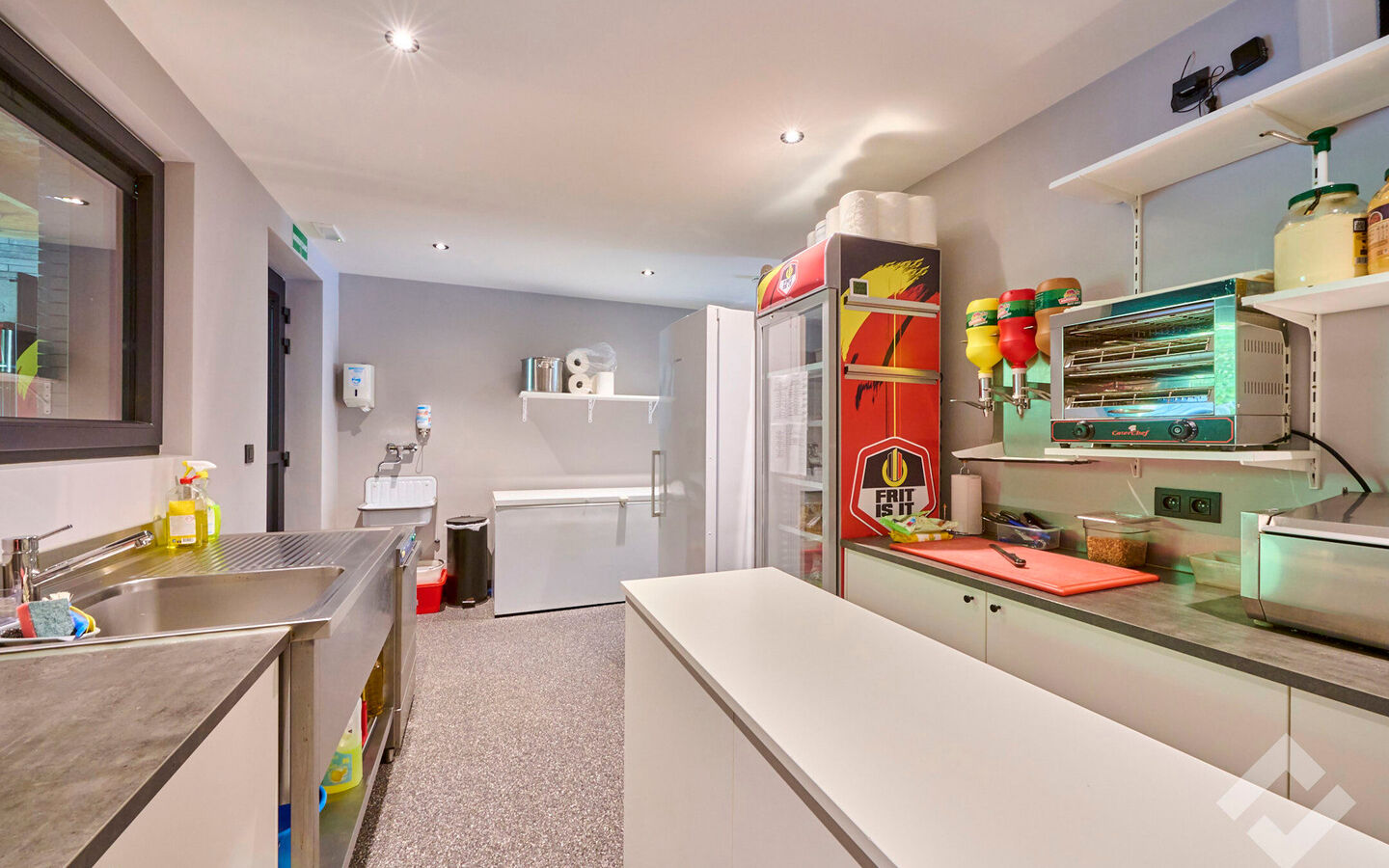 Gebouw voor gemengd gebruik te koop in Overpelt