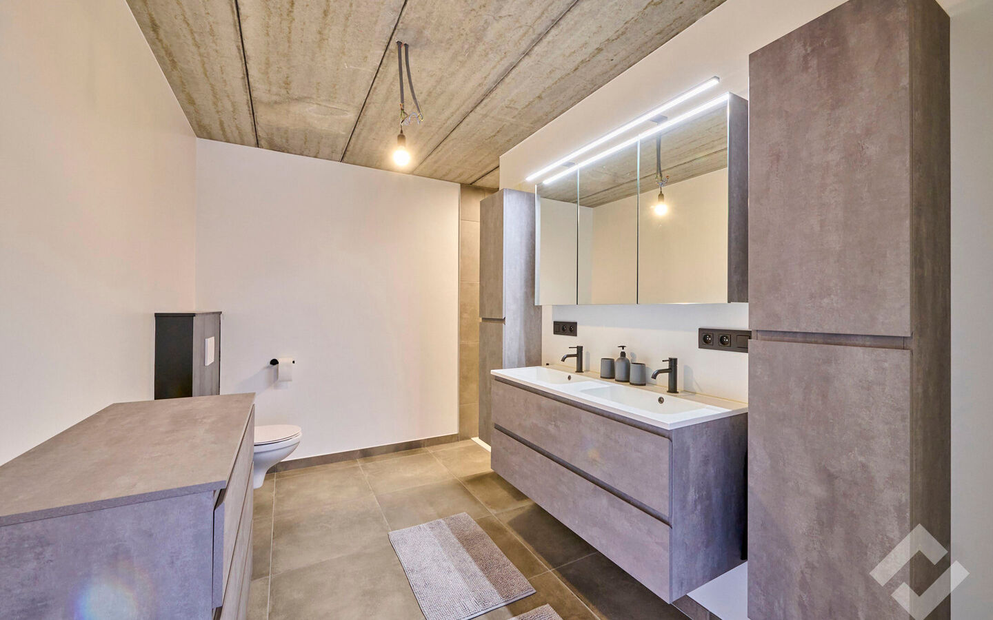 Gebouw voor gemengd gebruik te koop in Overpelt