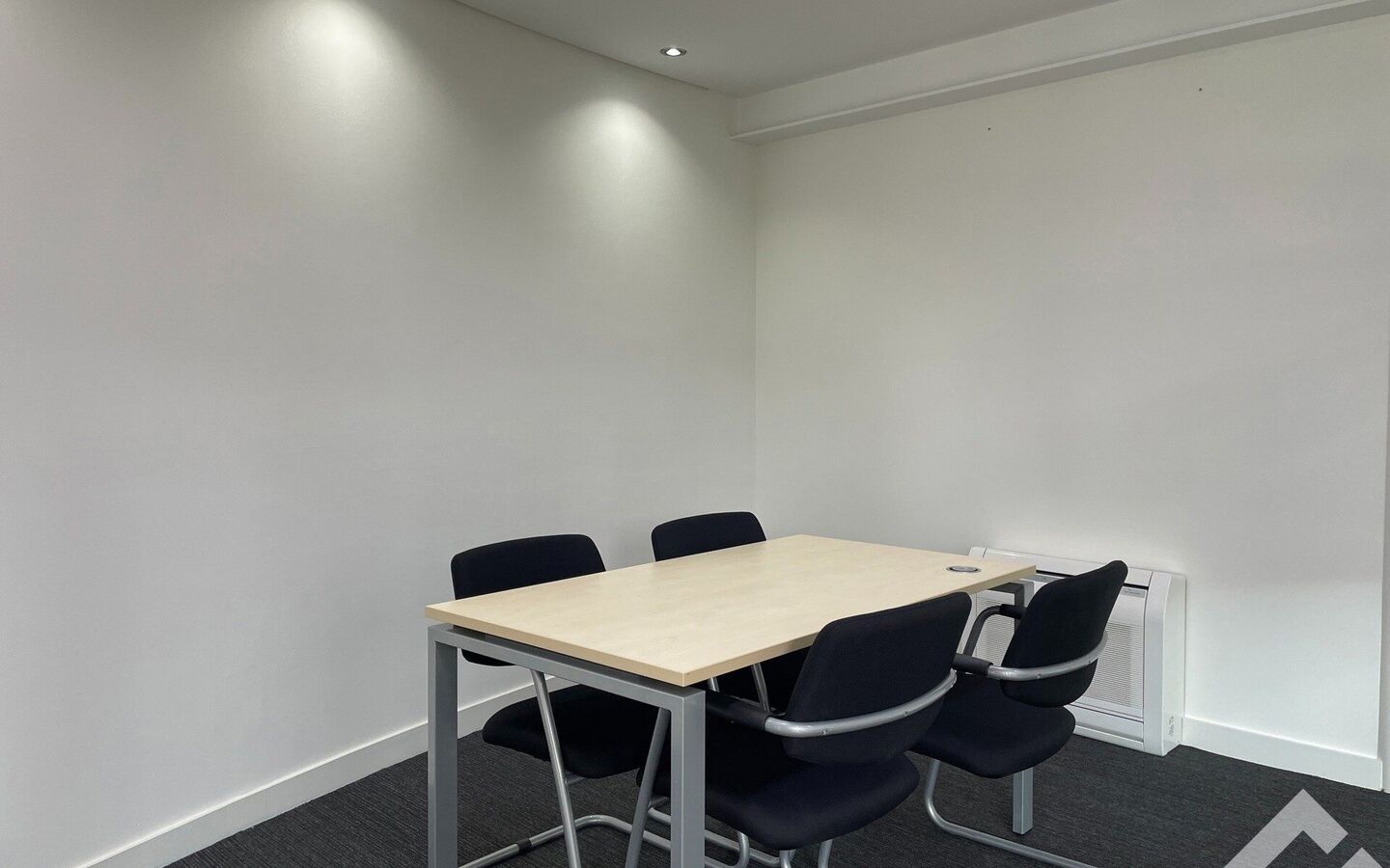 Individuele handelszaak te huur in Bree