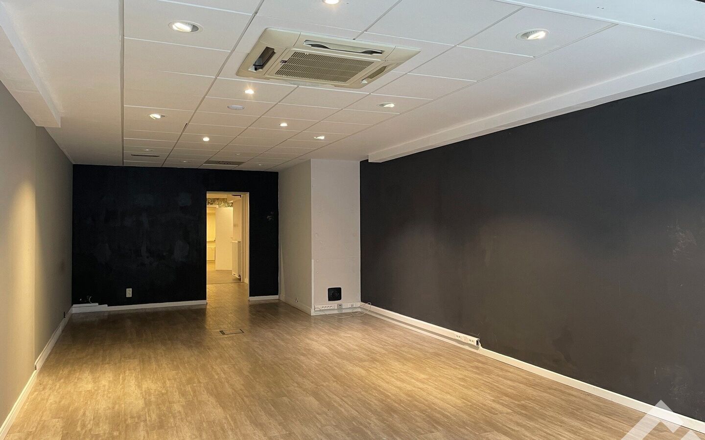 Individuele handelszaak te huur in Lommel