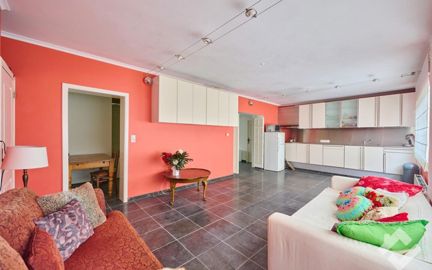 3746003274000003870/3438061