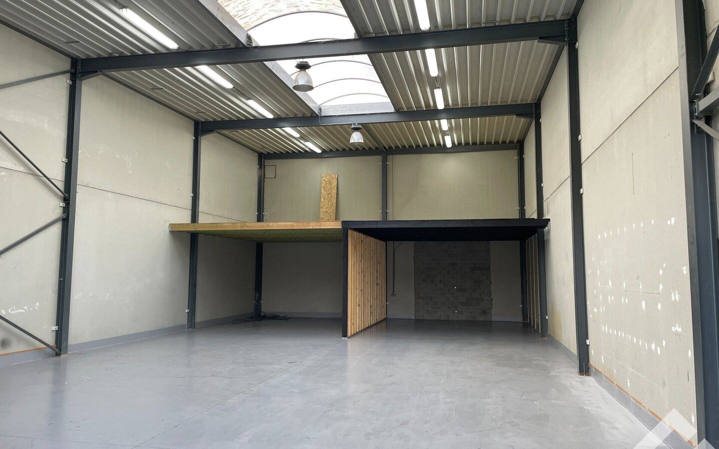 Industrieel gebouw te huur in Dessel