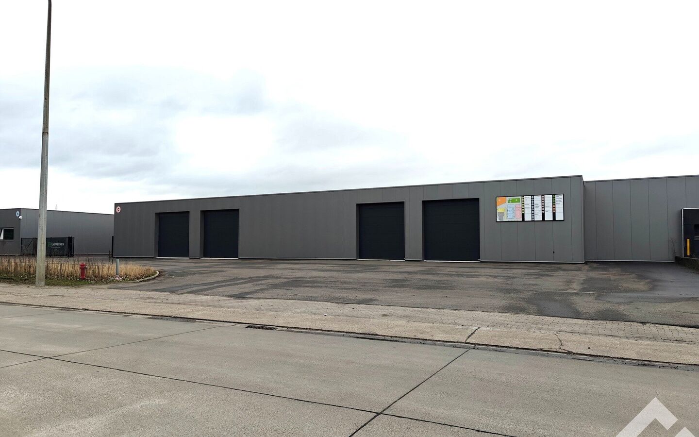 Industrieel gebouw te huur in Mol