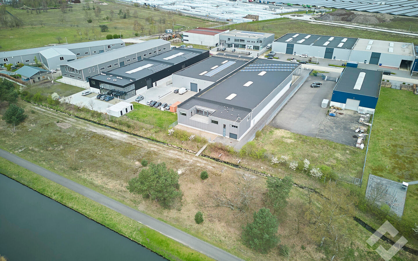 Industrieel gebouw te koop in Balen