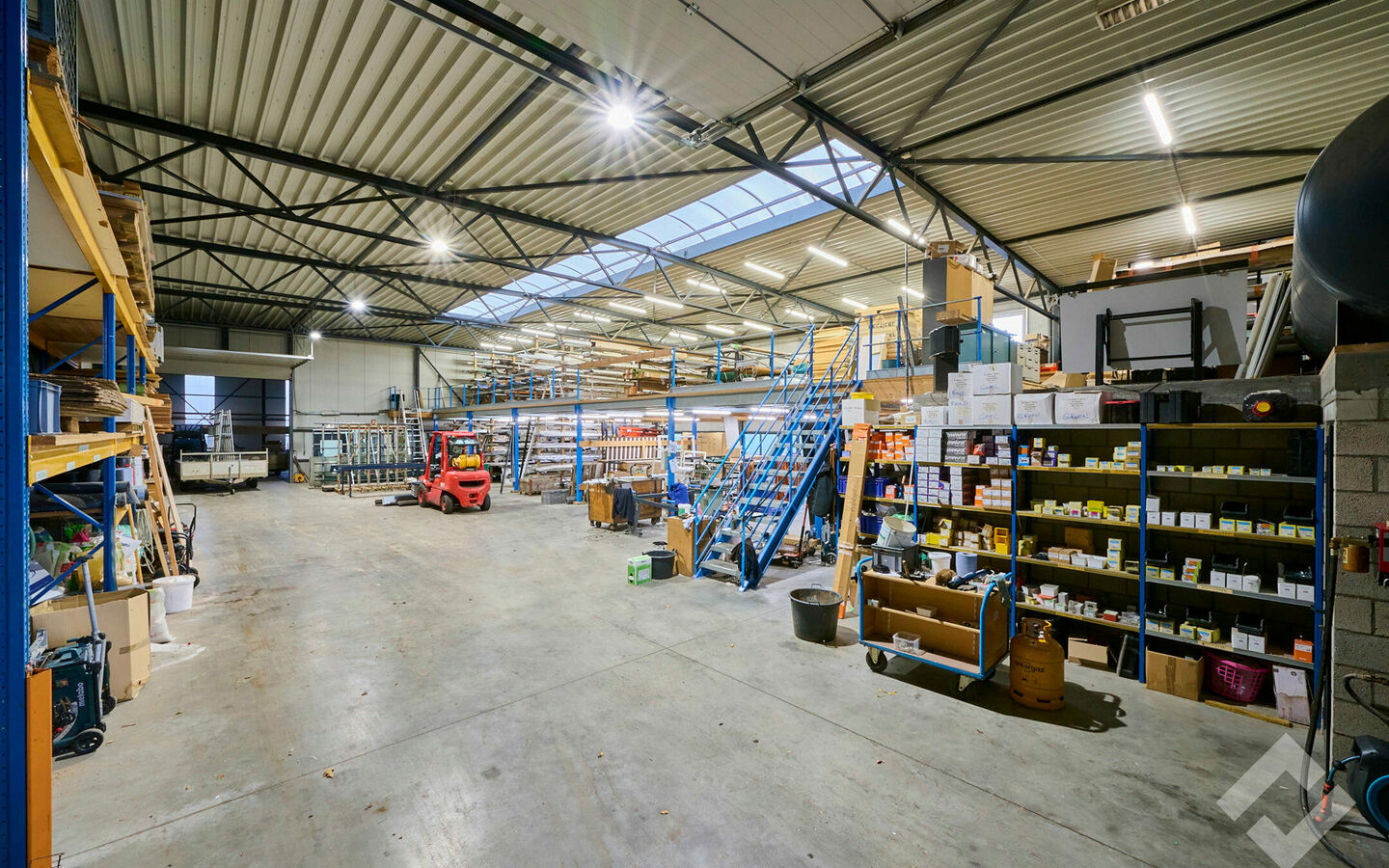 Industrieel gebouw te koop in Balen