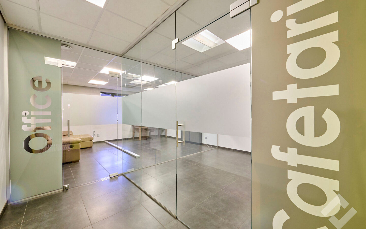 Industrieel gebouw te koop in Lommel