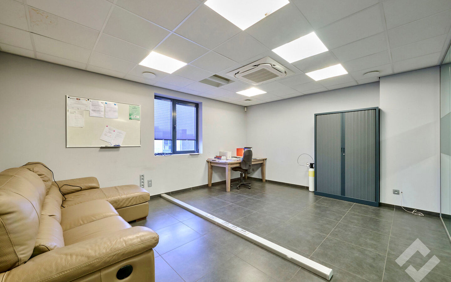 Industrieel gebouw te koop in Lommel