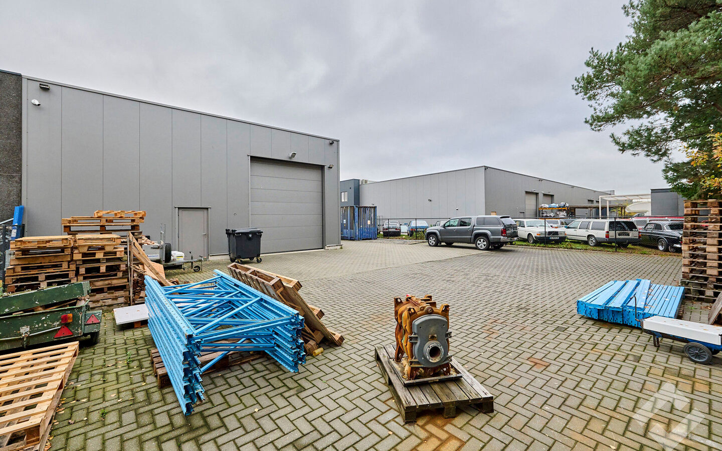 Industrieel gebouw te koop in Lommel