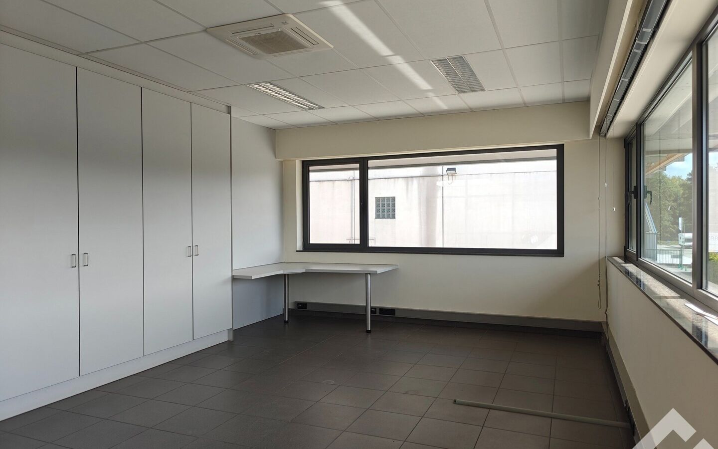 Kantoor te huur in Balen