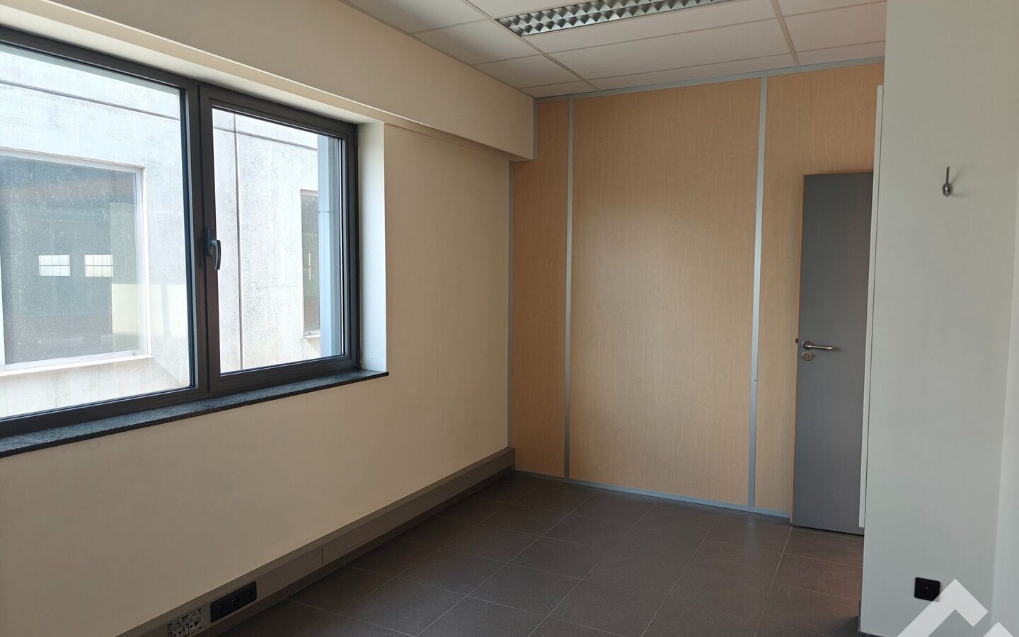 Kantoor te huur in Balen